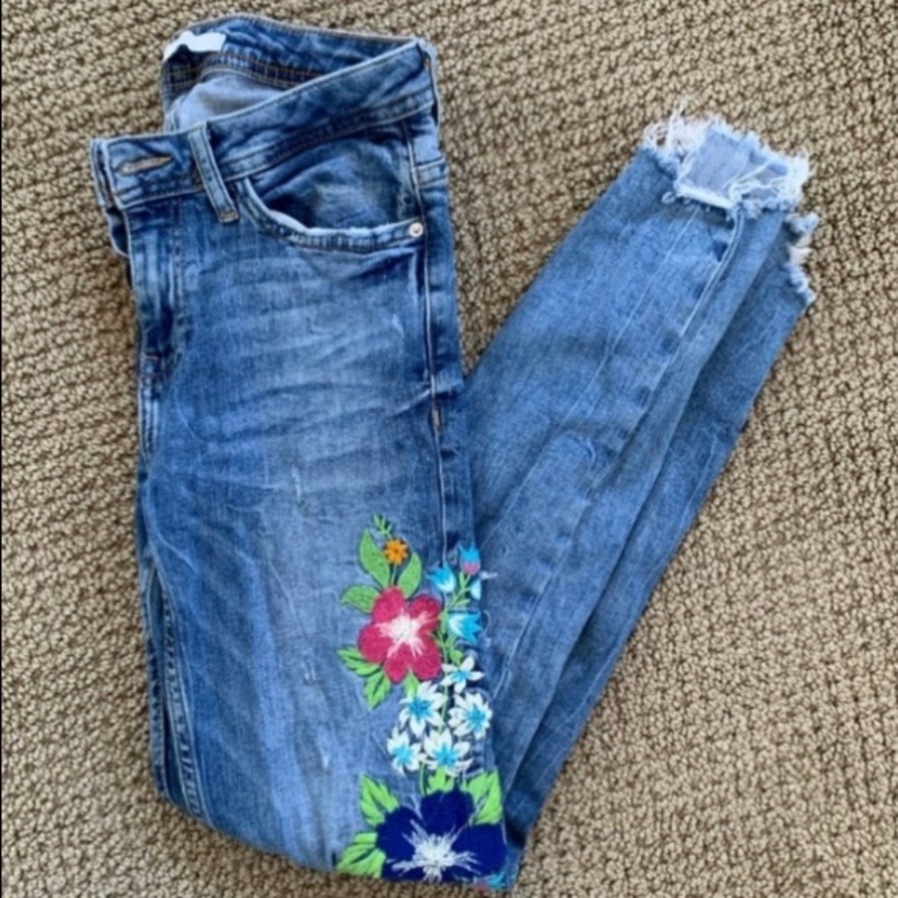 Jeans ZARA TRAFALUC DENIMWEAR Colorful Floral Flower Embroidered Blue Size 4